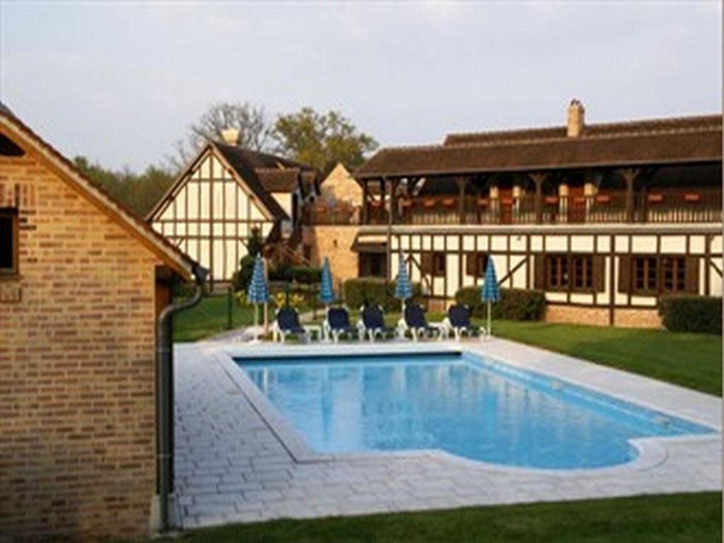 L'Orée des Chênes, The Originals Relais  La Ferté-Saint-Aubin Exterior foto